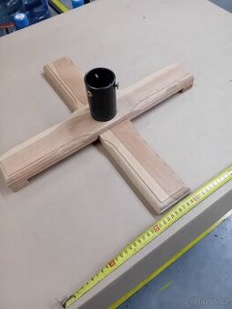 Stojánek na vánoční stromeček