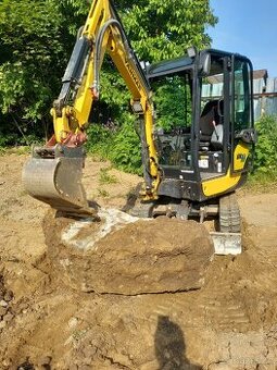 Pronájem minibagru Yanmar Sv18