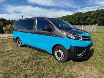 Toyota Proace Verso 2,0D - s lůžkovou vestavbou a kuchyňkou