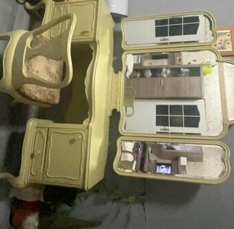 Toaletní stolek+židlička