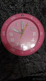 nástěnné hodiny do dívčího pokoje