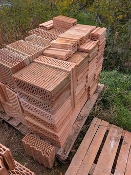 HELUZ AKU 11,5 - příčkovky - 65,- /ks - celkem 27ks