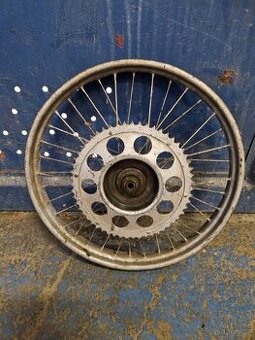 Zadni kolo Jawa pionýr- pařez