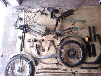 Rozebraná Babetta 210 Babeta dvourychlostní