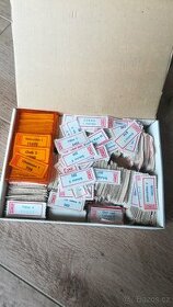 Prodám staré štítky na doporučené dopisy. Různé města.