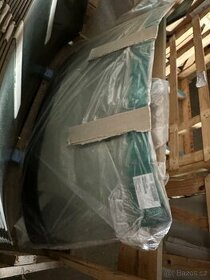 Nové čelní sklo (zelené) Mercedes-Benz W126 kupé