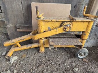 Prodam stipacku na betonovou dlažbu