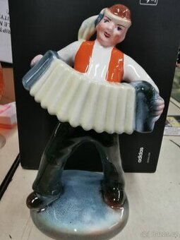 Soška Ditmar Urbach. Harmonikař