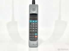 Mobilní telefony pro sběratele - rarity - MOTOROLA DYNATAC 6 - 1