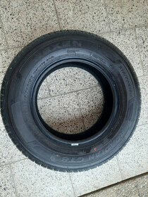 Letní pneu Nexen Rodian CT8 215/70R15C
