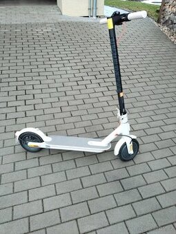 Elektrokoloběžka Xiaomi m 365