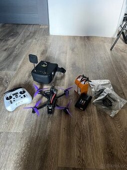 5" FPV dron + celý set (připraveno k létání)