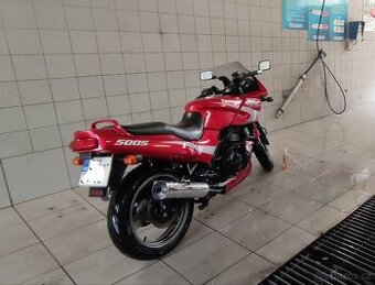 Kawasaki GPZ500S - 1