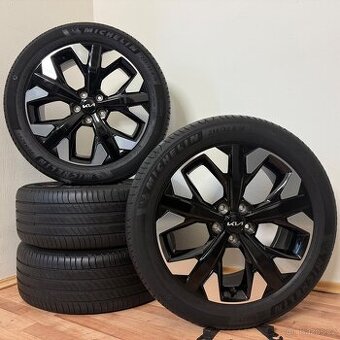 KIA SPORTAGE 5x114,3 R19 ET51+LETNÍ 235/50R19 5,5mm