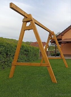Konstrukce na houpačku