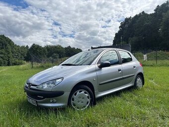 Peugeot 206, r. 2002, 142 000 km, klima, nová STK