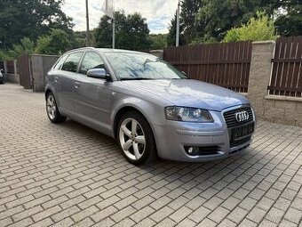 AUDI A3 2,0 FSi 110KW SPORTBACK,1. MAJ,SERVISNÍ KNIHA