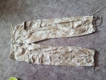 Vojenské pouštní kalhoty použité
