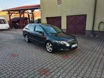 Superb 2.0 Tdi 103 kW DSG combi Elegance