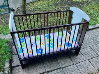 Dřevěná dětská postýlka 60x120cm, matrace