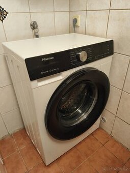 Úzká parní pračka HISENSE WF3S6021BW