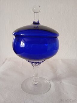 Dóza z kobaltového skla