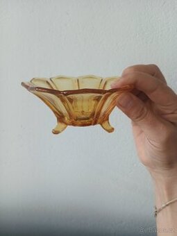 Medové sklo, stará mistička