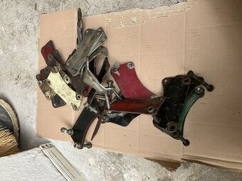 jawa kývačka panelka držáky motoru