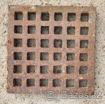 Kanalizační litinová mříž