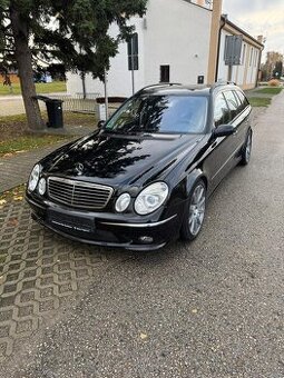 Mercedes Benz E55 AMG w211