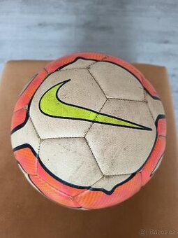 Fotbalový míč