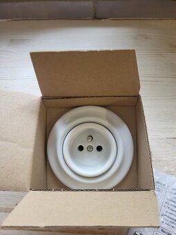 ABB Decento retro porcelánové zásuvky