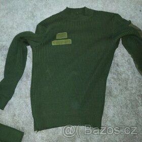 Vojenský zelený svetr vz 95