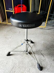 stolička Yamaha