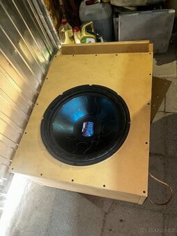 Subwoofer do Auta