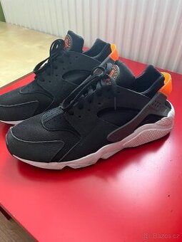 Nike air Huarache black safety orange