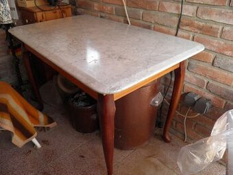 STŮL S MRAMOROVOU DESKOU - SLEVA