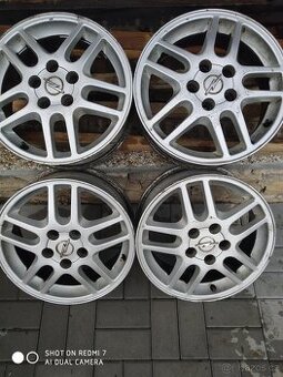 Alu kola R16