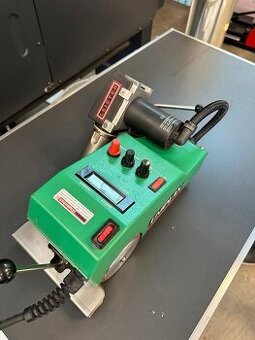 Leister Uniplan E zvárací automat na bannery, reklamy