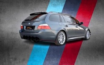 Doplňky zadního nárazníku na BMW E60 E61 - Černý Lesk