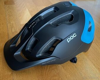 Cyklistická helma POC Axion spin