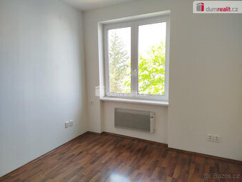 Pěkný udržovaný byt 2+1 ve druhém patře cihlového domu ve Ve