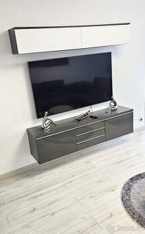 Tv skříň