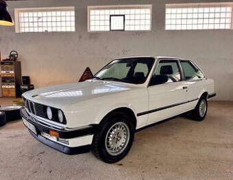 BMW E30 320i coupe klima/bez šíbru