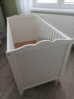 Dětská postýlka s matrací