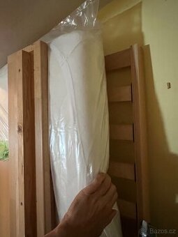 Postel z masivního bukového dreva