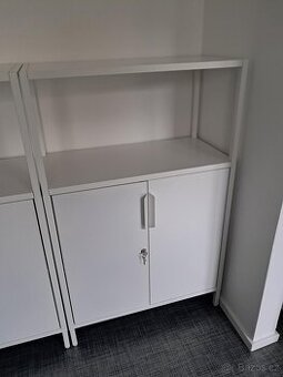 Skříňka s dvířky Ikea
