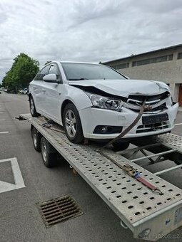 Rozpredám Chevrolet Cruze 1.6 91kw  2011