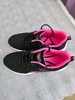 Dámské botasky Č. 40