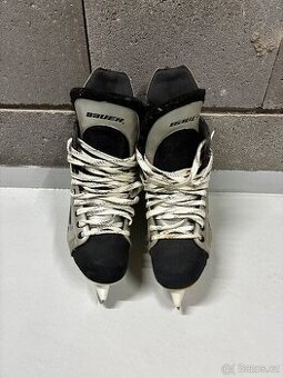 Hokejové brusle Bauer